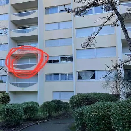 En Bord De Διαμέρισμα *